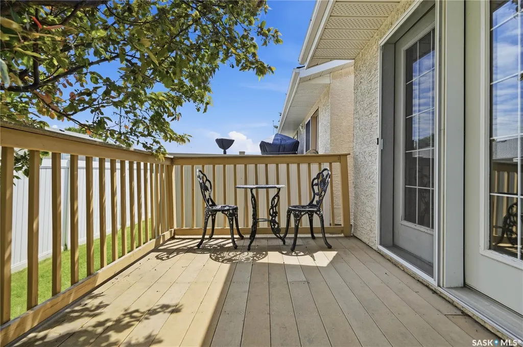 18 Greensboro Drive Regina SK S4S 7G1
