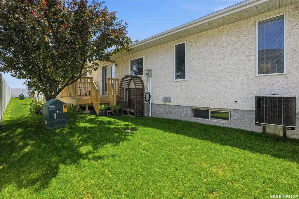 18 Greensboro Drive Regina SK S4S 7G1