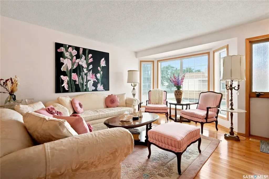 18 Greensboro Drive Regina SK S4S 7G1