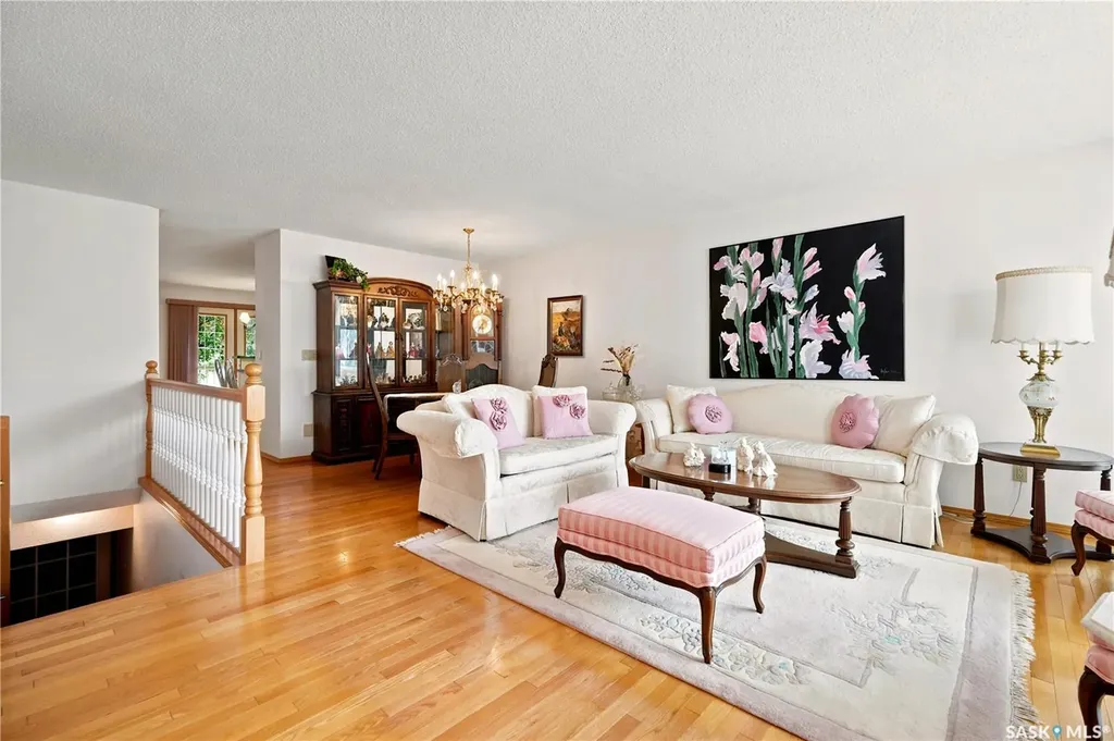 18 Greensboro Drive Regina SK S4S 7G1
