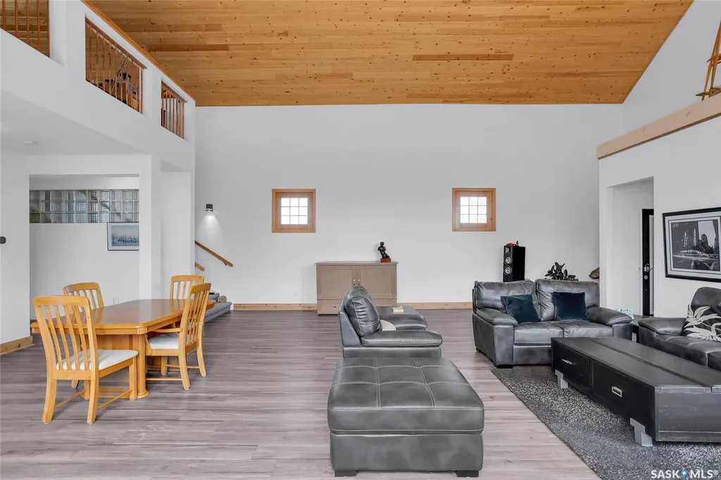 310 F Avenue S Saskatoon SK S7M 1T2