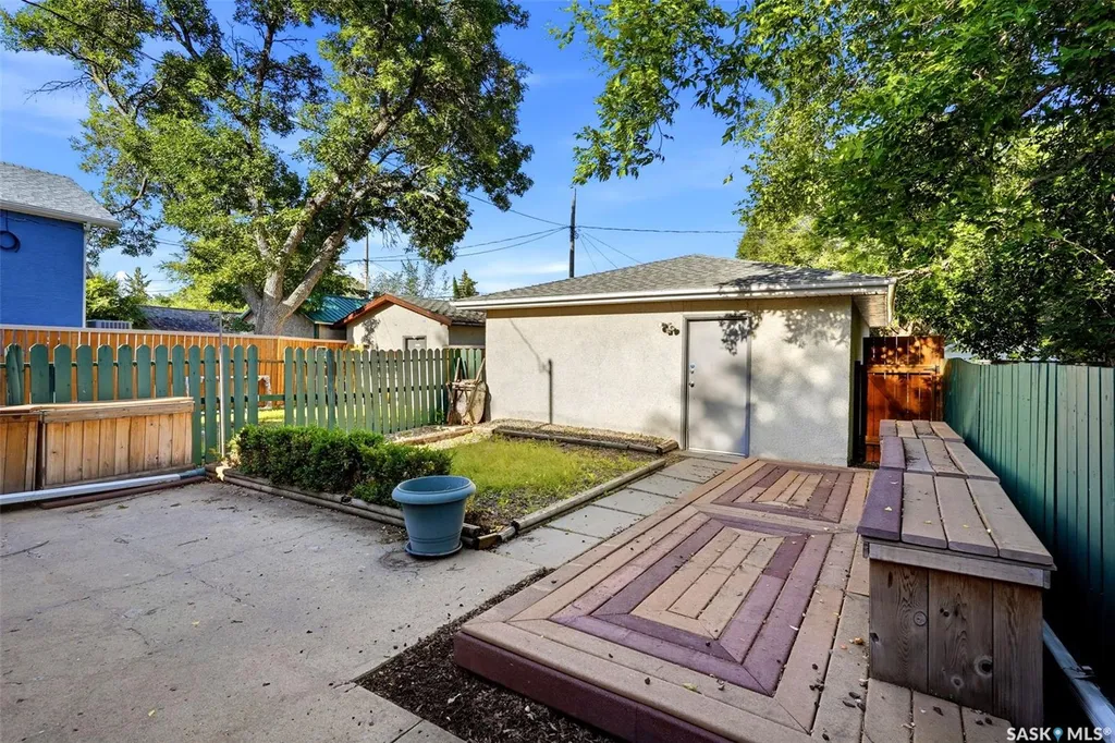 2529 Atkinson Street Regina SK S4W 3X8