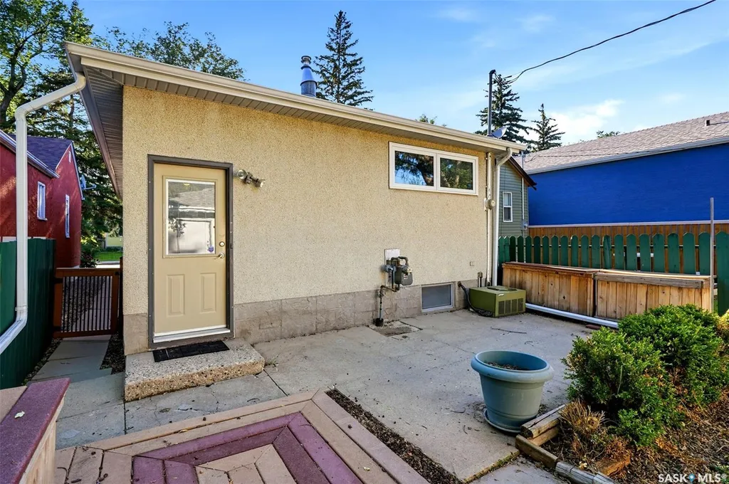 2529 Atkinson Street Regina SK S4W 3X8