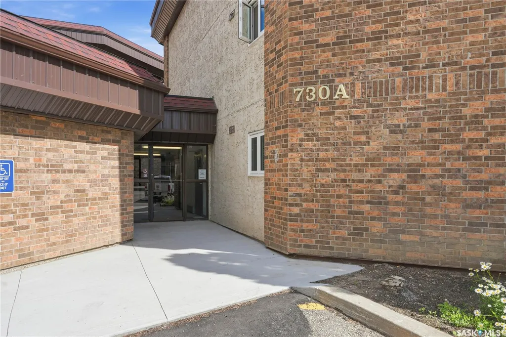 730A Heritage Lane Saskatoon SK S7H 5M6