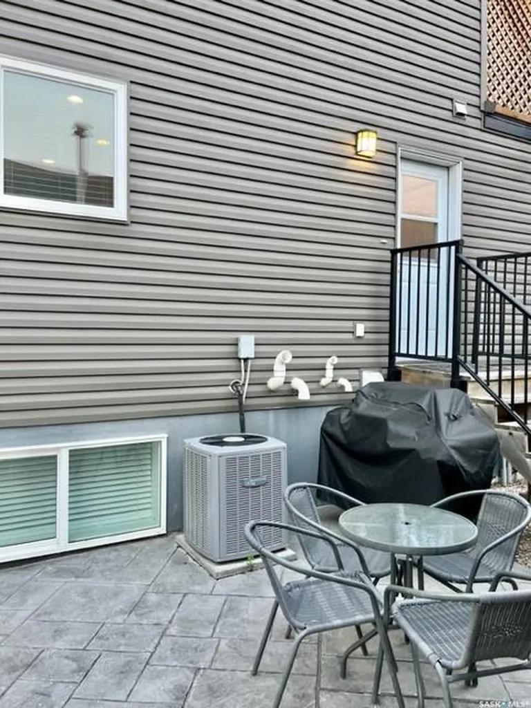 1516 Edward Avenue N Saskatoon SK S7K 3B6