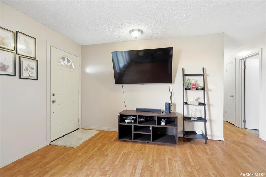 251 Sangster Boulevard Regina SK S4R 7H2