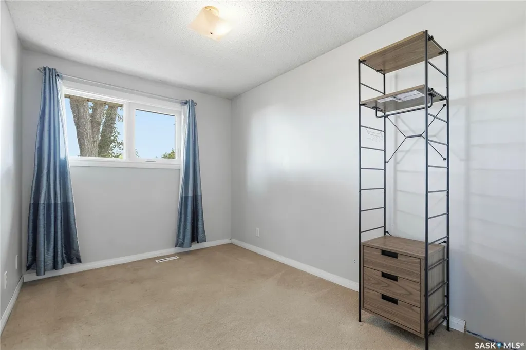 251 Sangster Boulevard Regina SK S4R 7H2