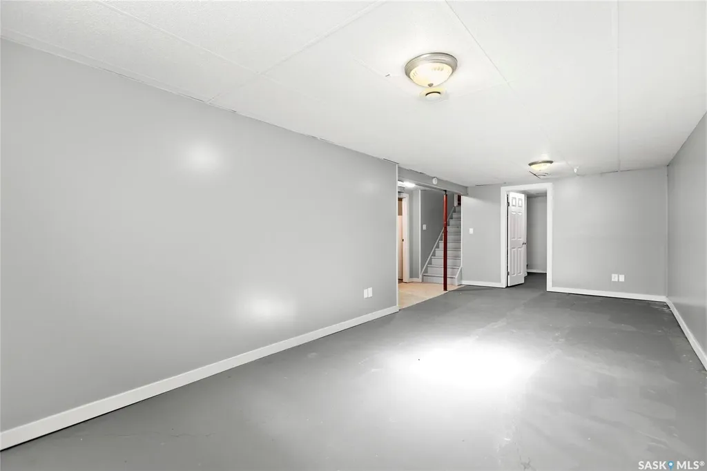251 Sangster Boulevard Regina SK S4R 7H2