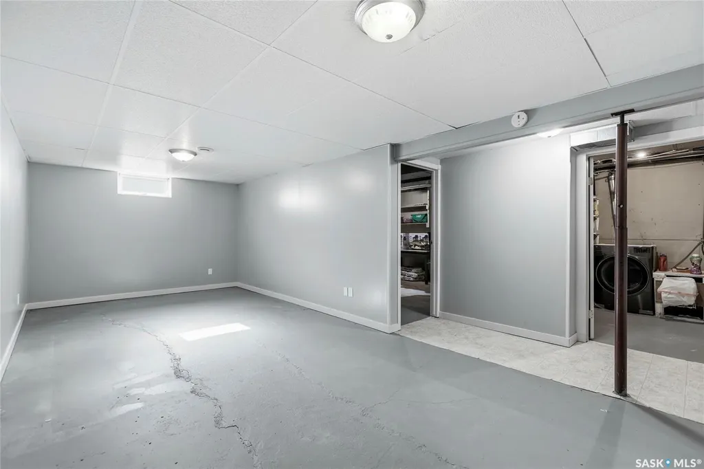 251 Sangster Boulevard Regina SK S4R 7H2