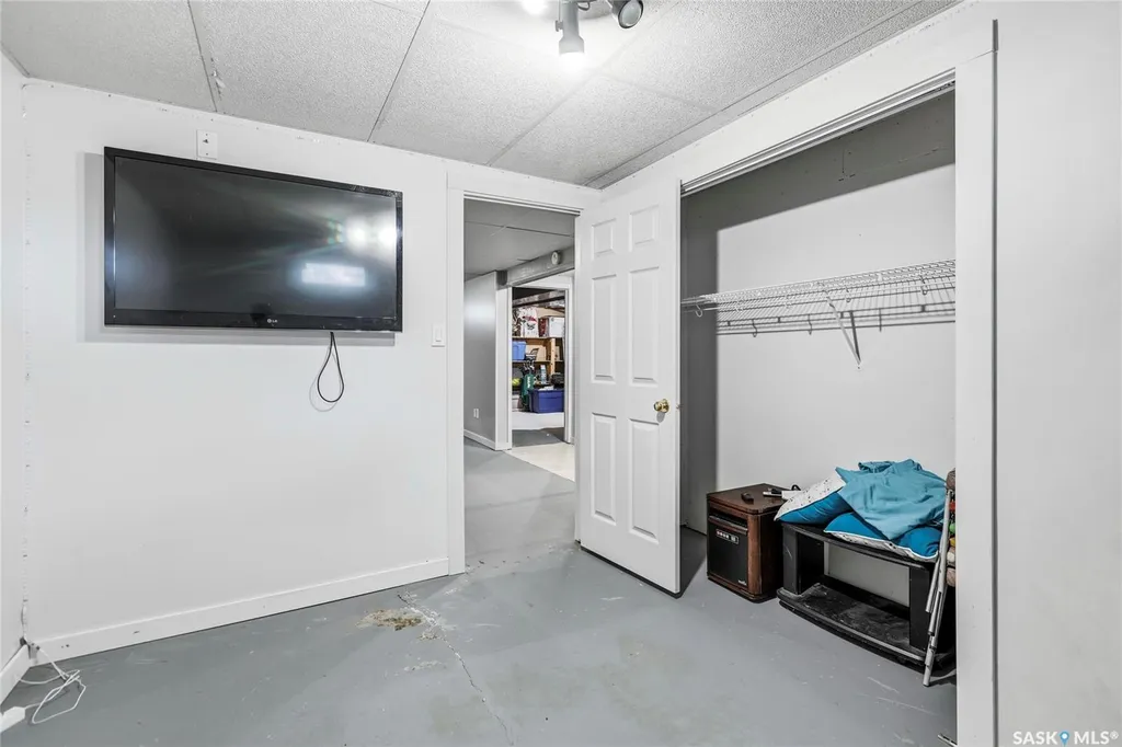 251 Sangster Boulevard Regina SK S4R 7H2