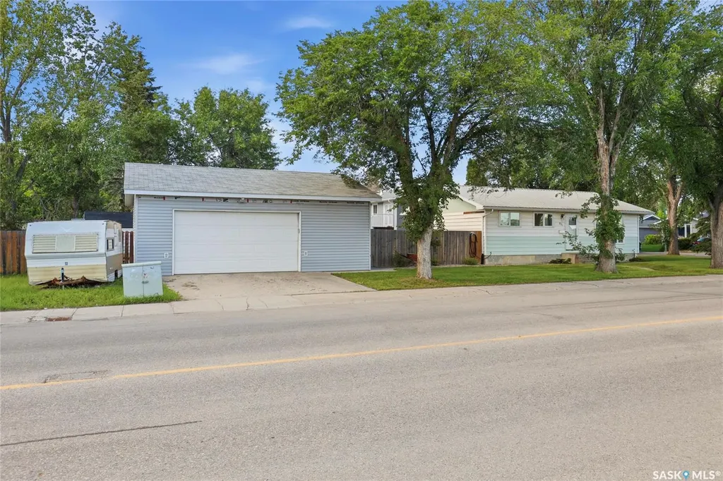 251 Sangster Boulevard Regina SK S4R 7H2
