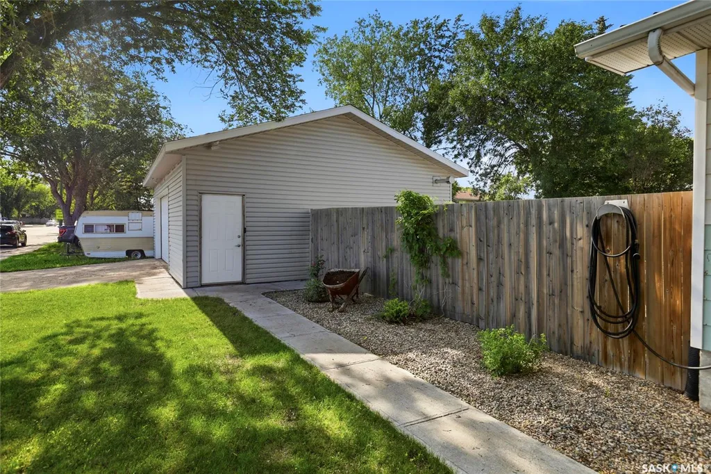 251 Sangster Boulevard Regina SK S4R 7H2