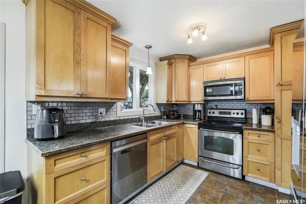 251 Sangster Boulevard Regina SK S4R 7H2
