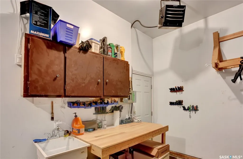 35 Marigold Crescent Moose Jaw SK S6J 1L2