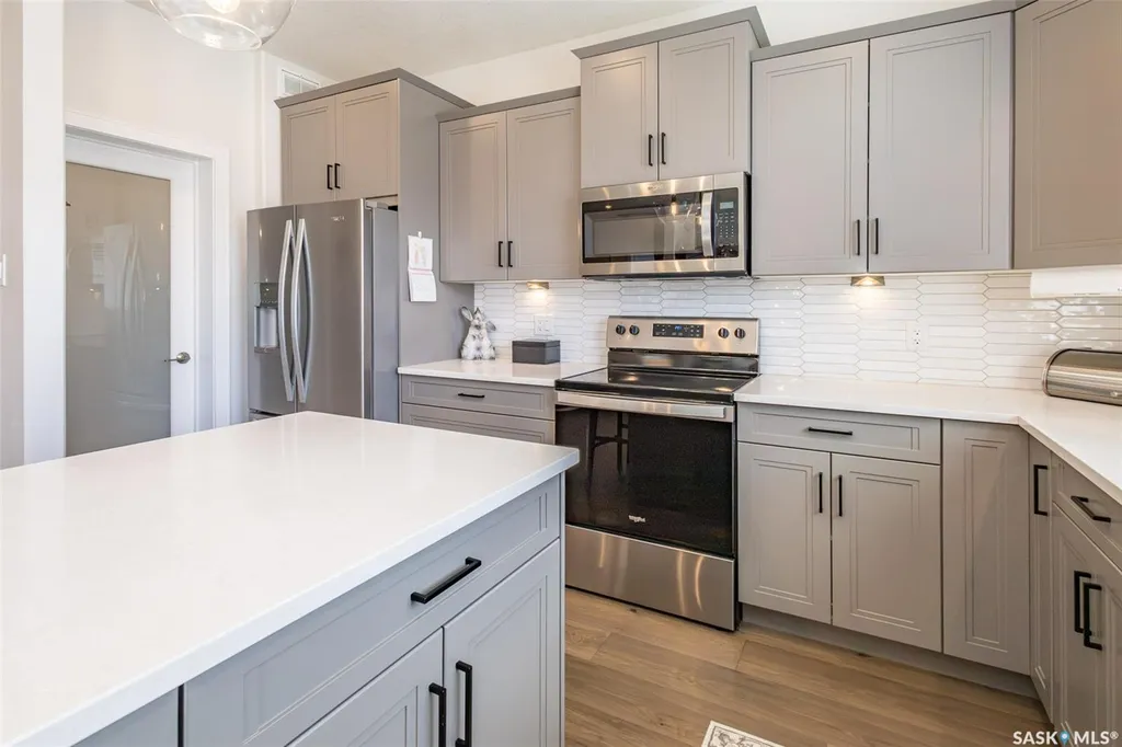1348 Parr Hill Drive Martensville SK S0K 2T1