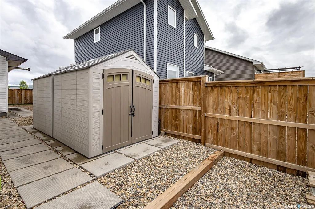 1348 Parr Hill Drive Martensville SK S0K 2T1
