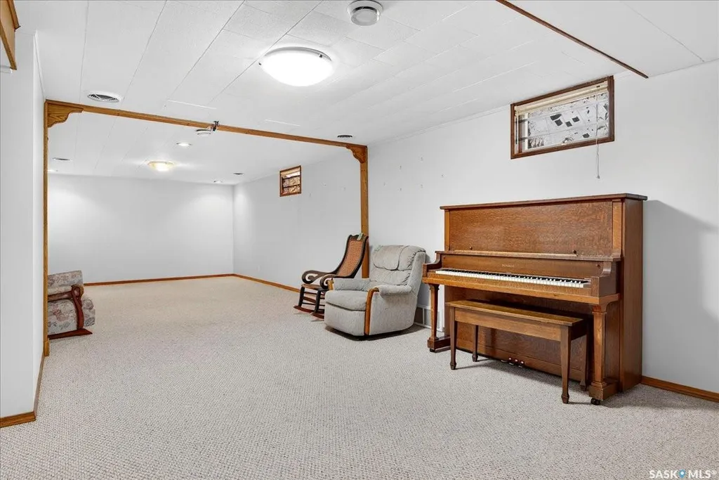 7320 7th Avenue Regina SK S4T 0T1