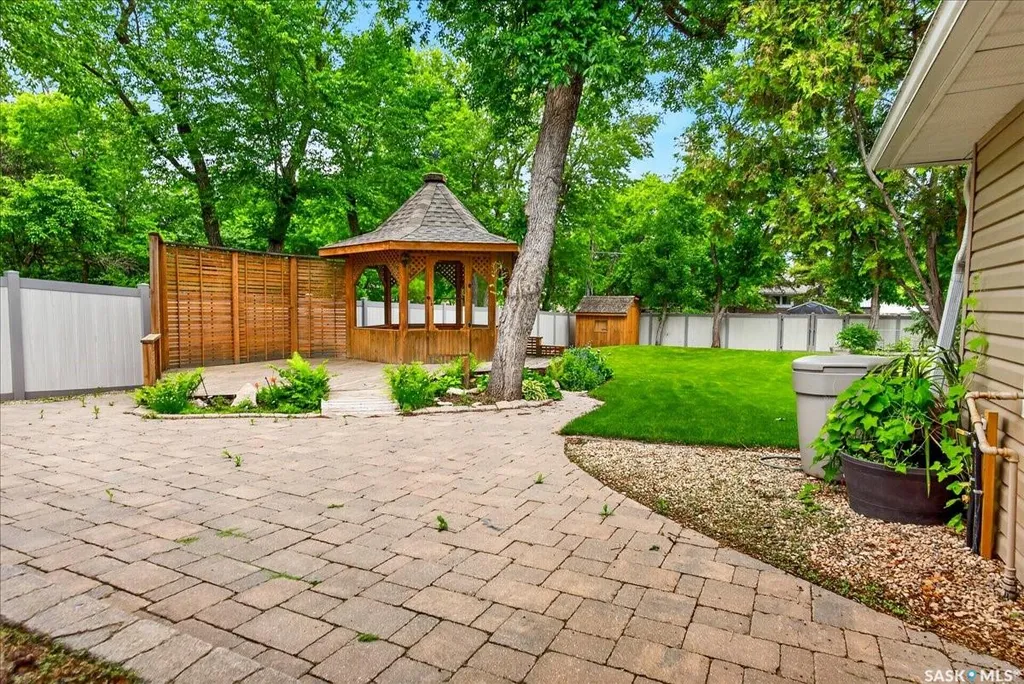 7320 7th Avenue Regina SK S4T 0T1