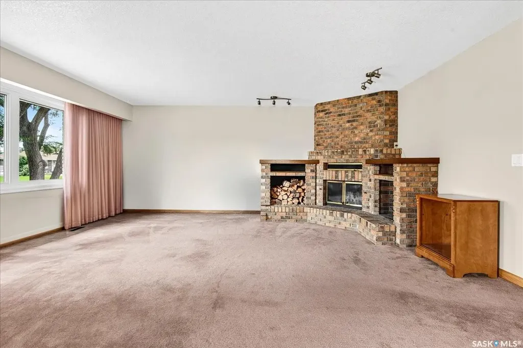 7320 7th Avenue Regina SK S4T 0T1