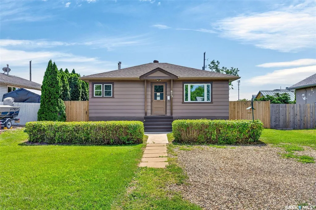 673 8th Street E Prince Albert SK S6V 0W8