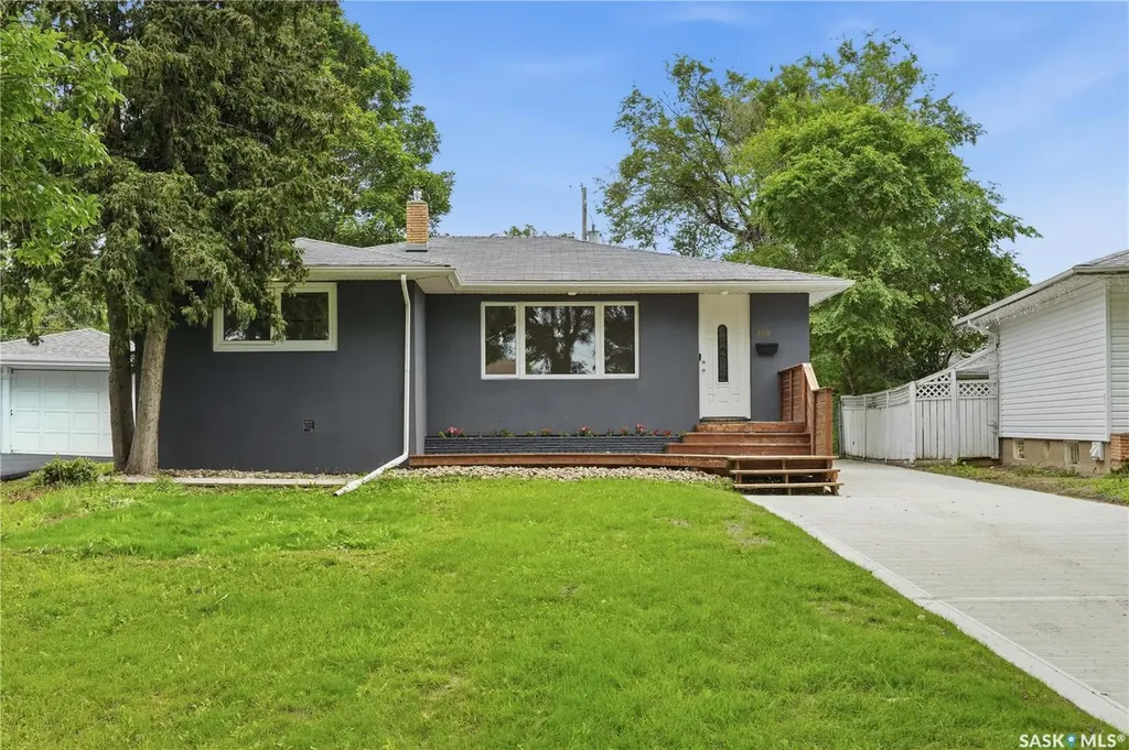 2819 Montreal Crescent Regina SK S4P 2W6
