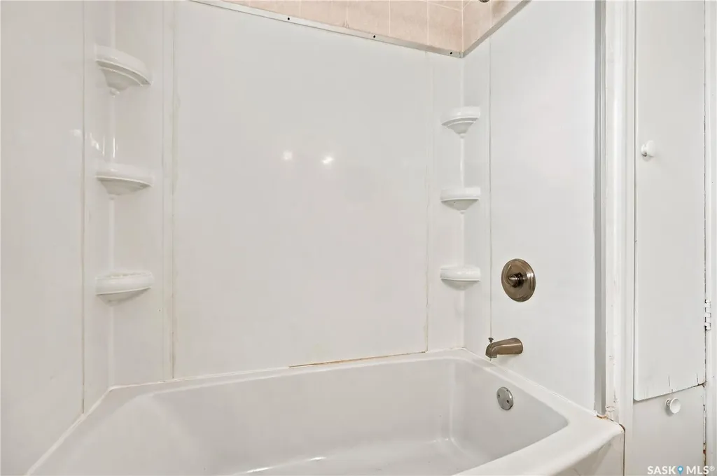 2819 Montreal Crescent Regina SK S4P 2W6