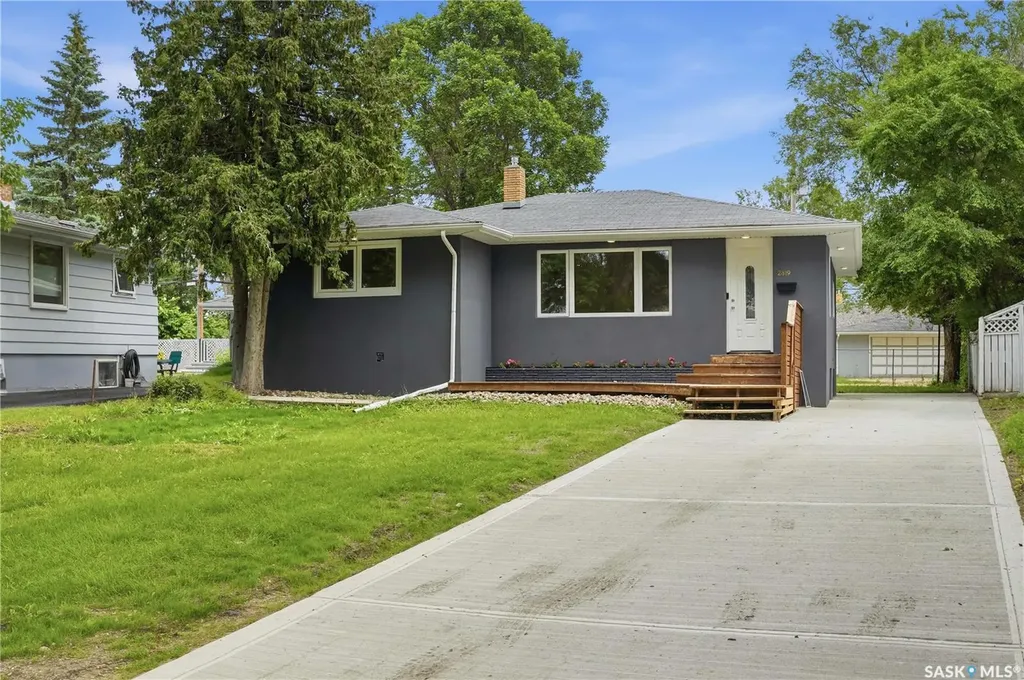 2819 Montreal Crescent Regina SK S4P 2W6