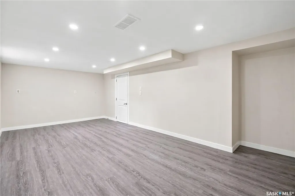 2819 Montreal Crescent Regina SK S4P 2W6