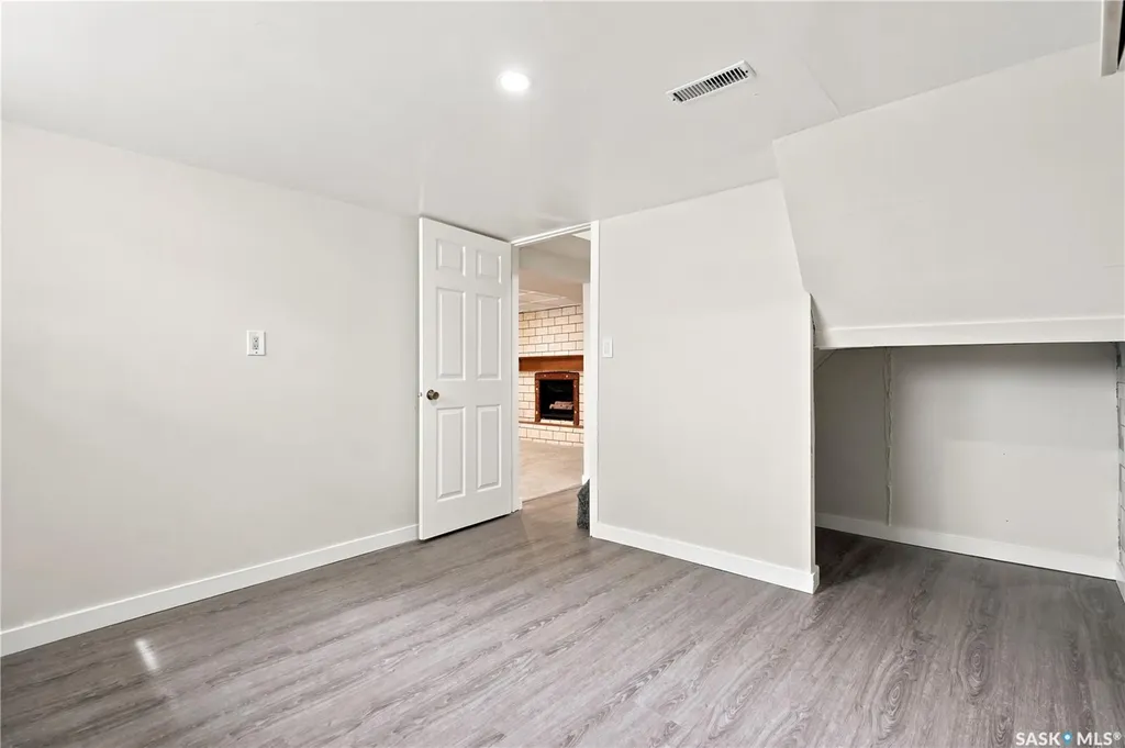 2819 Montreal Crescent Regina SK S4P 2W6