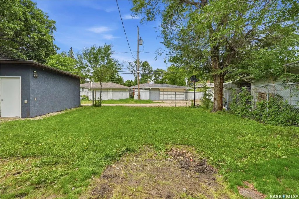 2819 Montreal Crescent Regina SK S4P 2W6