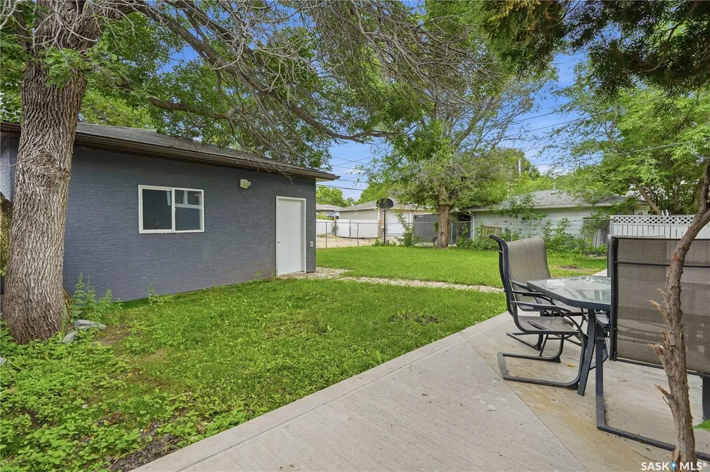 2819 Montreal Crescent Regina SK S4P 2W6