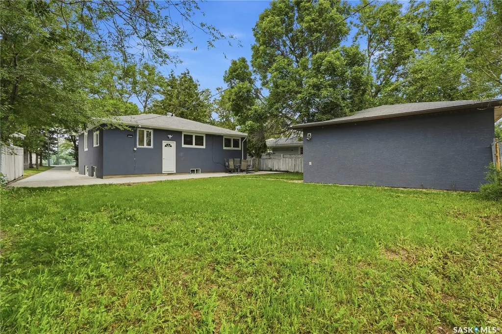 2819 Montreal Crescent Regina SK S4P 2W6