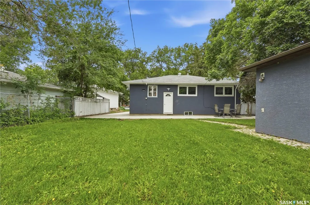 2819 Montreal Crescent Regina SK S4P 2W6