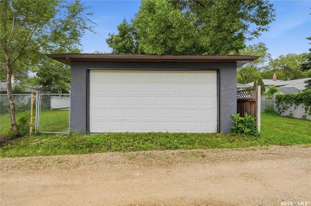 2819 Montreal Crescent Regina SK S4P 2W6