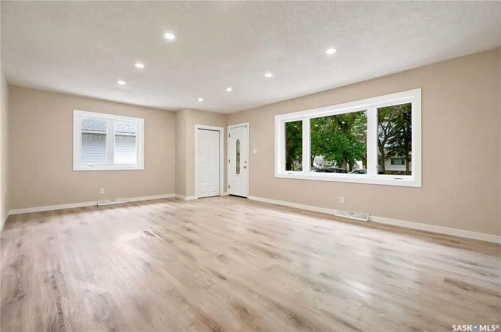2819 Montreal Crescent Regina SK S4P 2W6
