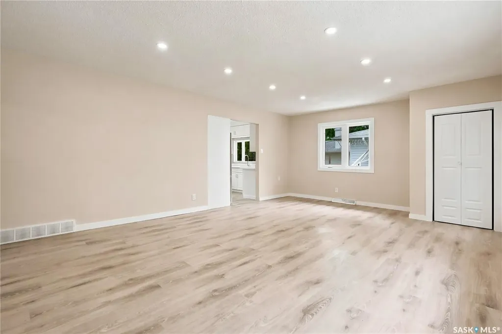 2819 Montreal Crescent Regina SK S4P 2W6