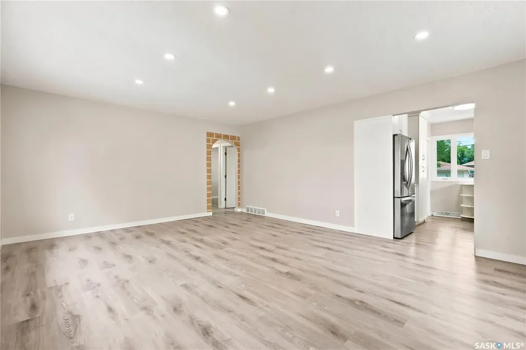 2819 Montreal Crescent Regina SK S4P 2W6