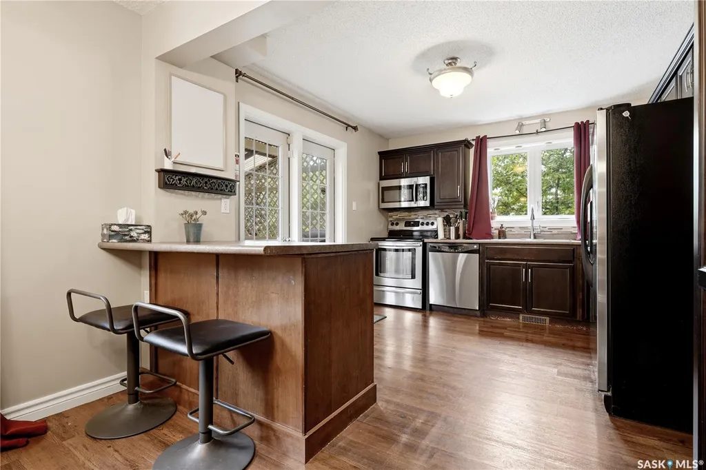 1107 Ferguson Crescent Regina SK S4N 6W1