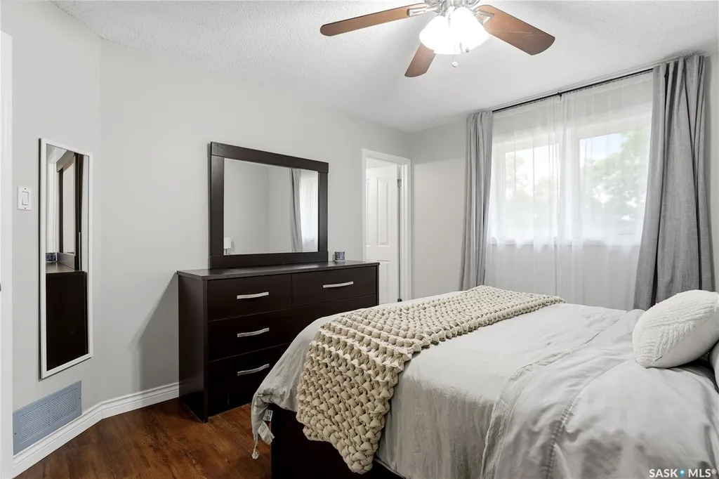 1107 Ferguson Crescent Regina SK S4N 6W1