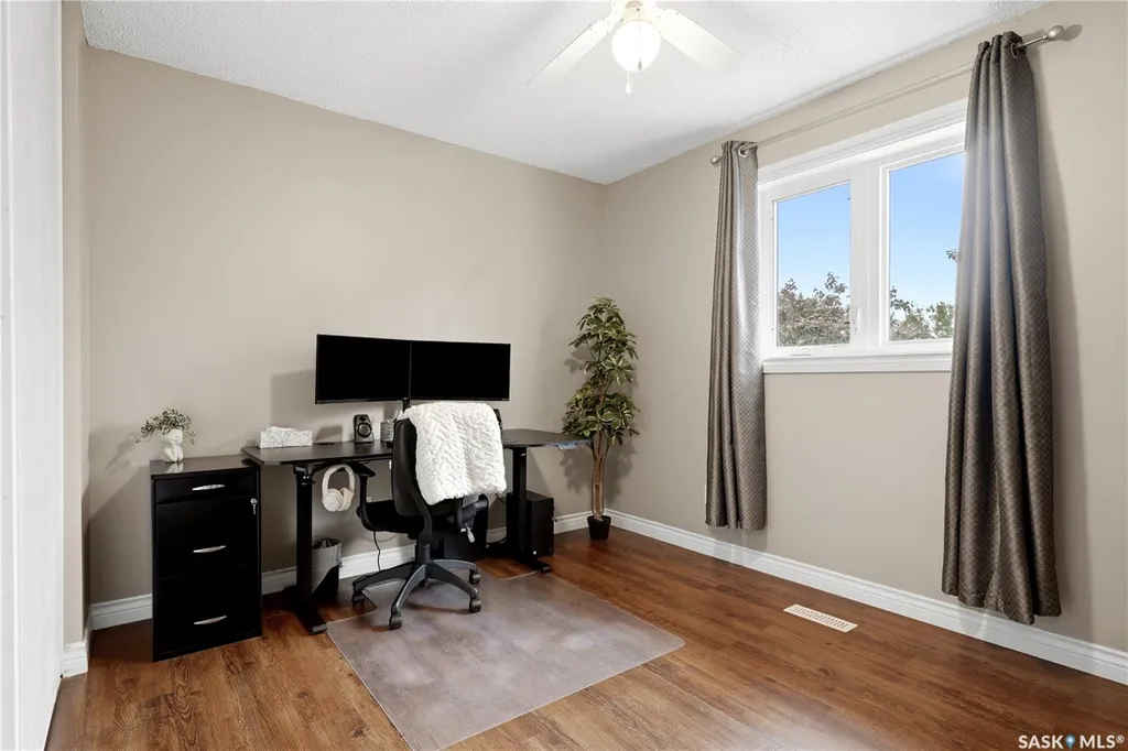 1107 Ferguson Crescent Regina SK S4N 6W1