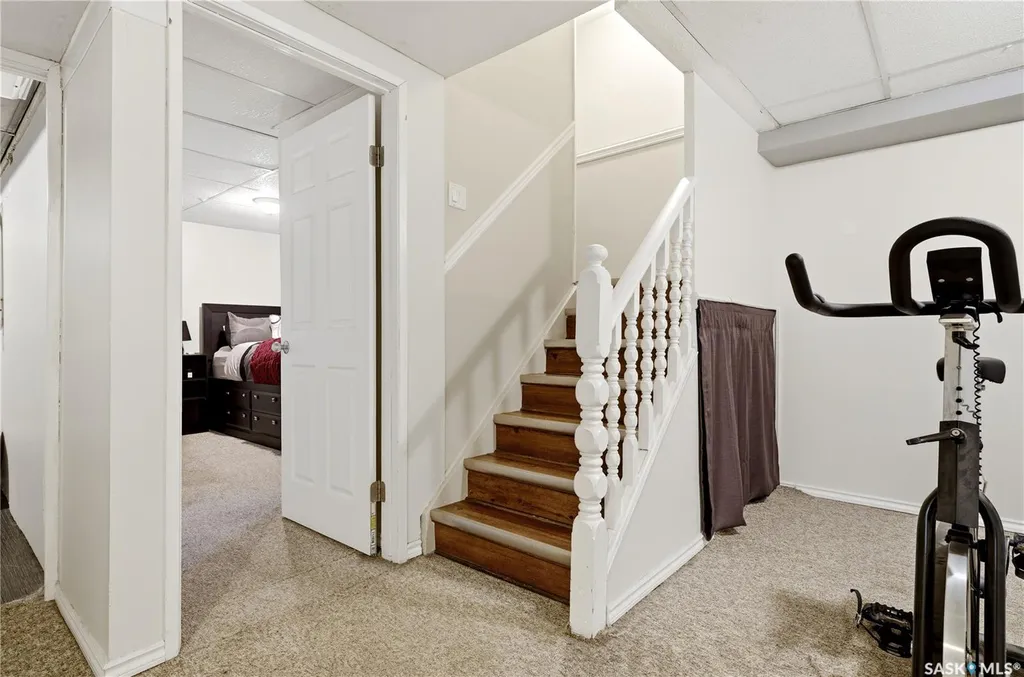 1107 Ferguson Crescent Regina SK S4N 6W1