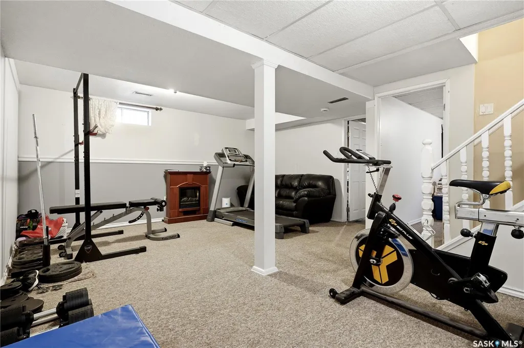 1107 Ferguson Crescent Regina SK S4N 6W1