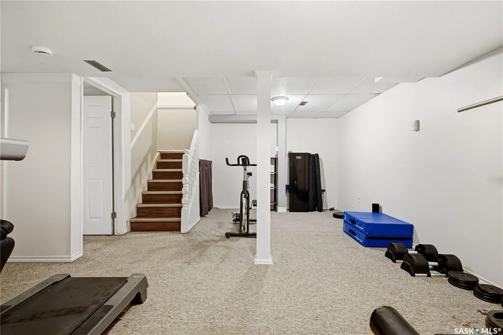 1107 Ferguson Crescent Regina SK S4N 6W1