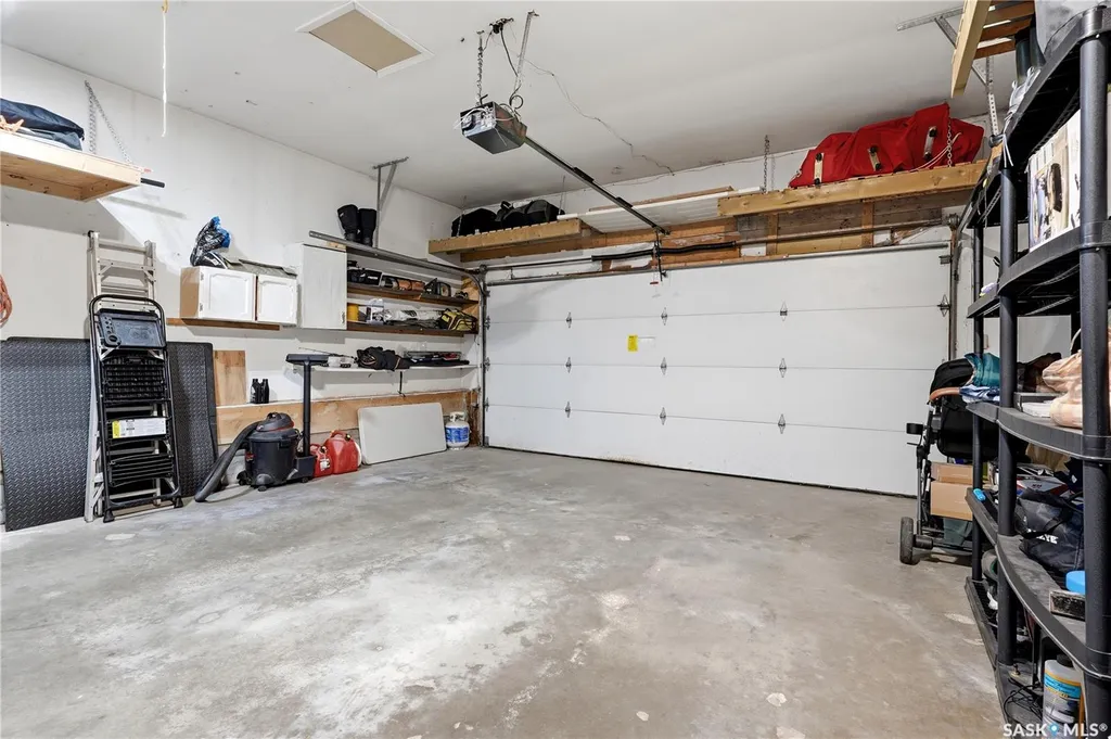 1107 Ferguson Crescent Regina SK S4N 6W1