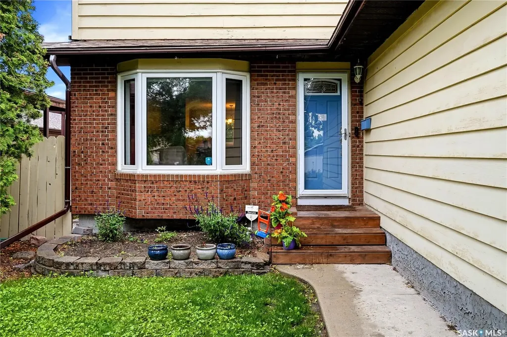 1107 Ferguson Crescent Regina SK S4N 6W1