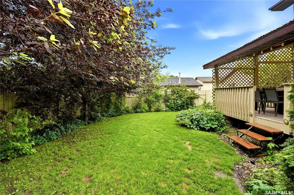 1107 Ferguson Crescent Regina SK S4N 6W1