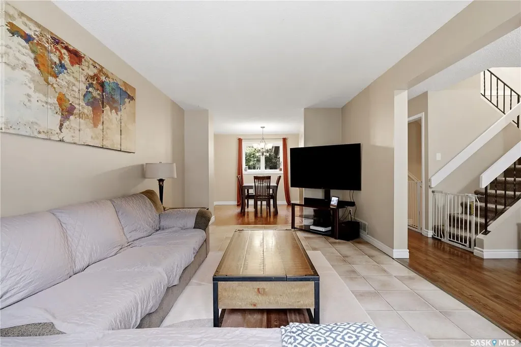 1107 Ferguson Crescent Regina SK S4N 6W1