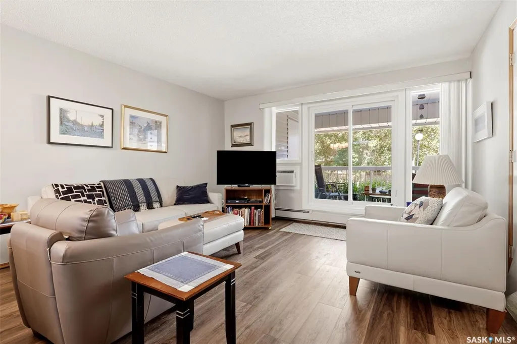 960 Assiniboine Avenue E Regina SK S4V 2P8