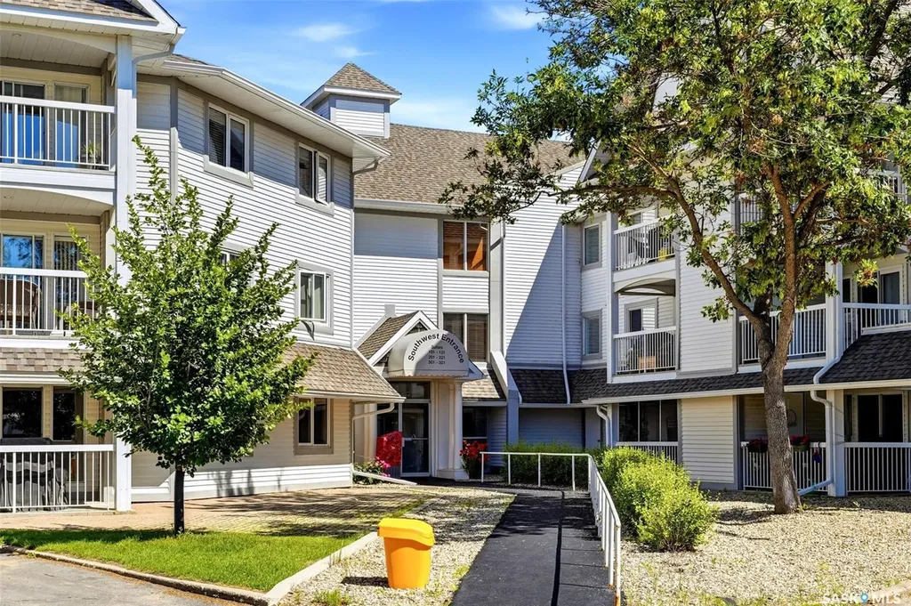 960 Assiniboine Avenue E Regina SK S4V 2P8