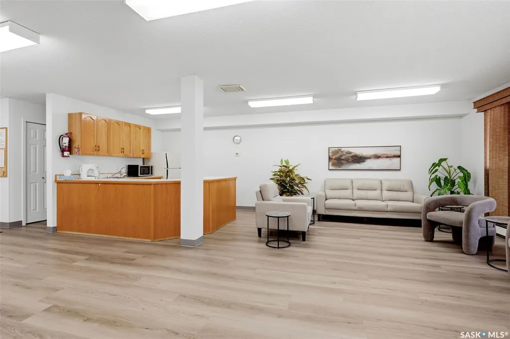 960 Assiniboine Avenue E Regina SK S4V 2P8